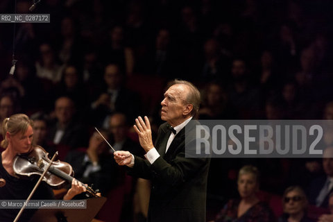 Giovedì 21 aprile 2011 - Roma, Auditorium Parco della Musica (Accademia Nazionale di Santa Cecilia).ORCHESTRA MOZART.MAHLER CHAMBER ORCHESTRA.ESTONIAN PHILHARMONIC CHAMBER CHOIR.CLAUDIO ABBADO direttore.MARTHA ARGERICH pianoforte ©Marco Nirmal Caselli/Rosebud2
