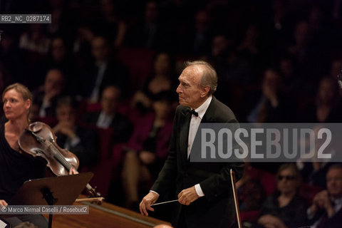 Giovedì 21 aprile 2011 - Roma, Auditorium Parco della Musica (Accademia Nazionale di Santa Cecilia).ORCHESTRA MOZART.MAHLER CHAMBER ORCHESTRA.ESTONIAN PHILHARMONIC CHAMBER CHOIR.CLAUDIO ABBADO direttore.MARTHA ARGERICH pianoforte ©Marco Nirmal Caselli/Rosebud2