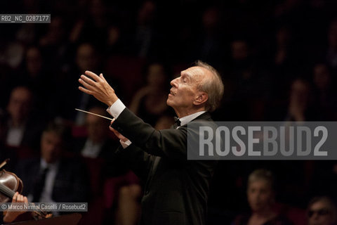 Giovedì 21 aprile 2011 - Roma, Auditorium Parco della Musica (Accademia Nazionale di Santa Cecilia).ORCHESTRA MOZART.MAHLER CHAMBER ORCHESTRA.ESTONIAN PHILHARMONIC CHAMBER CHOIR.CLAUDIO ABBADO direttore.MARTHA ARGERICH pianoforte ©Marco Nirmal Caselli/Rosebud2