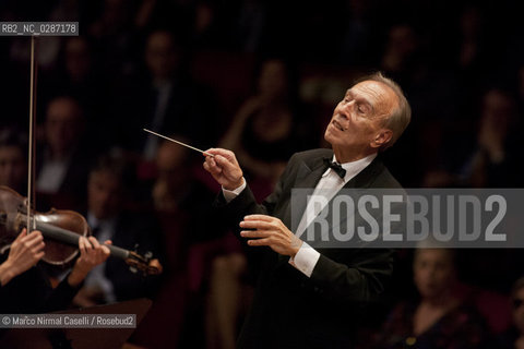 Giovedì 21 aprile 2011 - Roma, Auditorium Parco della Musica (Accademia Nazionale di Santa Cecilia).ORCHESTRA MOZART.MAHLER CHAMBER ORCHESTRA.ESTONIAN PHILHARMONIC CHAMBER CHOIR.CLAUDIO ABBADO direttore.MARTHA ARGERICH pianoforte ©Marco Nirmal Caselli/Rosebud2