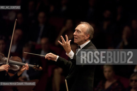 Giovedì 21 aprile 2011 - Roma, Auditorium Parco della Musica (Accademia Nazionale di Santa Cecilia).ORCHESTRA MOZART.MAHLER CHAMBER ORCHESTRA.ESTONIAN PHILHARMONIC CHAMBER CHOIR.CLAUDIO ABBADO direttore.MARTHA ARGERICH pianoforte ©Marco Nirmal Caselli/Rosebud2