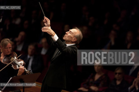 Giovedì 21 aprile 2011 - Roma, Auditorium Parco della Musica (Accademia Nazionale di Santa Cecilia).ORCHESTRA MOZART.MAHLER CHAMBER ORCHESTRA.ESTONIAN PHILHARMONIC CHAMBER CHOIR.CLAUDIO ABBADO direttore.MARTHA ARGERICH pianoforte ©Marco Nirmal Caselli/Rosebud2