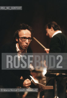 “PIERINO IL LUPO”   CLAUDIO ABBADO direttore dorchestra ROBERTO BENIGNI voce narrante FERRARA MUSICA 10/11/1990 CHAMBER ORCHESTRA SOLISTA:MARCO STROPPA ©Marco Nirmal Caselli/Rosebud2