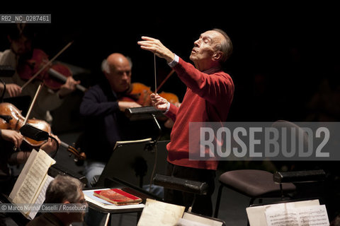 Orchestra Mozart e Orchestra del Maggio Fiorentino Claudio Abbado direttore Firenze 22 dicembre 2011 ©Marco Nirmal Caselli/Rosebud2