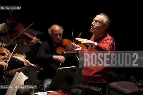 Orchestra Mozart e Orchestra del Maggio Fiorentino Claudio Abbado direttore Firenze 22 dicembre 2011 ©Marco Nirmal Caselli/Rosebud2