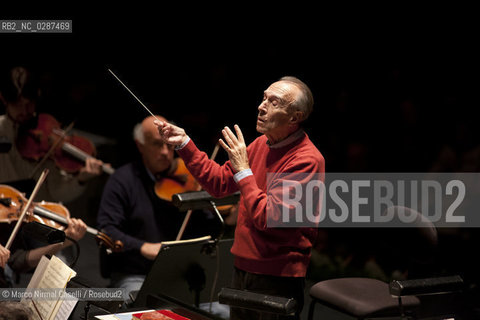 Orchestra Mozart e Orchestra del Maggio Fiorentino Claudio Abbado direttore Firenze 22 dicembre 2011 ©Marco Nirmal Caselli/Rosebud2