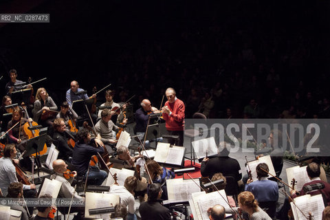 Orchestra Mozart e Orchestra del Maggio Fiorentino Claudio Abbado direttore Firenze 22 dicembre 2011 ©Marco Nirmal Caselli/Rosebud2