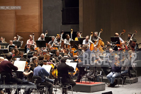 Orchestra Mozart e Orchestra del Maggio Fiorentino Claudio Abbado direttore Firenze 22 dicembre 2011 ©Marco Nirmal Caselli/Rosebud2