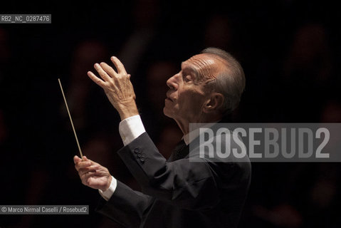 Orchestra Mozart e Orchestra del Maggio Fiorentino Claudio Abbado direttore Firenze 23 dicembre 2011 ©Marco Nirmal Caselli/Rosebud2