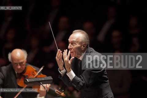 Orchestra Mozart e Orchestra del Maggio Fiorentino Claudio Abbado direttore Firenze 23 dicembre 2011 ©Marco Nirmal Caselli/Rosebud2