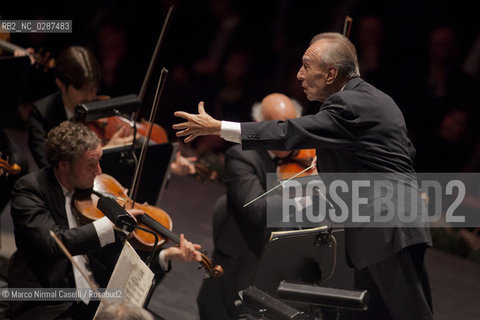 Orchestra Mozart e Orchestra del Maggio Fiorentino Claudio Abbado direttore Firenze 23 dicembre 2011 ©Marco Nirmal Caselli/Rosebud2