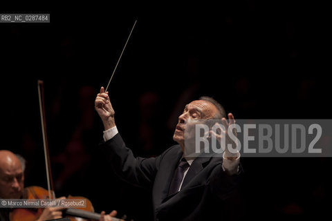 Orchestra Mozart e Orchestra del Maggio Fiorentino Claudio Abbado direttore Firenze 23 dicembre 2011 ©Marco Nirmal Caselli/Rosebud2