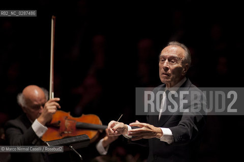 Orchestra Mozart e Orchestra del Maggio Fiorentino Claudio Abbado direttore Firenze 23 dicembre 2011 ©Marco Nirmal Caselli/Rosebud2