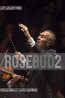 Orchestra Mozart e Orchestra del Maggio Fiorentino Claudio Abbado direttore Firenze 23 dicembre 2011 ©Marco Nirmal Caselli/Rosebud2