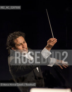 Diego Matheuz conductor, direttore dorchestra Spoleto 2010 ©Marco Nirmal Caselli/Rosebud2