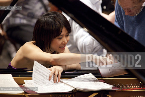 Claudio Abbado conductor Yuja Wang piano FERRARA MUSICA Teatro comunale di Ferrara 2010 ©Marco Nirmal Caselli/Rosebud2