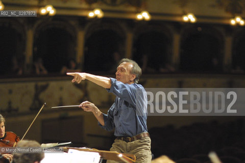Claudio Abbado conductor / Mahler Chamber Orchestra FERRARA MUSICA 30/05/2001 ©Marco Nirmal Caselli/Rosebud2