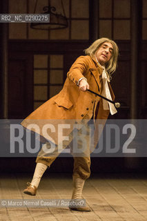 Teatro Comunale di Ferrara PROSA 14/2/2014 SILVIO ORLANDO.IL NIPOTE DI RAMEAU di Denis Diderot.adattamento Edoardo Erba, Silvio Orlando.con Silvio Orlando, Amerigo Fontani, Maria Laura Rondanini.regia Silvio Orlando.scene Giancarlo Basili.costumi Giovanna Buzzi.clavicembalista Luca Testa.Produzione Cardellino srl ©Marco Nirmal Caselli/Rosebud2