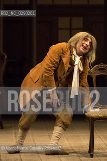 Teatro Comunale di Ferrara PROSA 14/2/2014 SILVIO ORLANDO.IL NIPOTE DI RAMEAU di Denis Diderot.adattamento Edoardo Erba, Silvio Orlando.con Silvio Orlando, Amerigo Fontani, Maria Laura Rondanini.regia Silvio Orlando.scene Giancarlo Basili.costumi Giovanna Buzzi.clavicembalista Luca Testa.Produzione Cardellino srl ©Marco Nirmal Caselli/Rosebud2