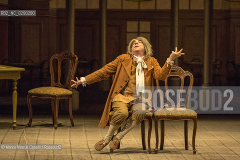 Teatro Comunale di Ferrara PROSA 14/2/2014 SILVIO ORLANDO.IL NIPOTE DI RAMEAU di Denis Diderot.adattamento Edoardo Erba, Silvio Orlando.con Silvio Orlando, Amerigo Fontani, Maria Laura Rondanini.regia Silvio Orlando.scene Giancarlo Basili.costumi Giovanna Buzzi.clavicembalista Luca Testa.Produzione Cardellino srl ©Marco Nirmal Caselli/Rosebud2