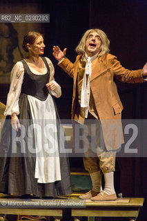 Teatro Comunale di Ferrara PROSA 14/2/2014 SILVIO ORLANDO.IL NIPOTE DI RAMEAU di Denis Diderot.adattamento Edoardo Erba, Silvio Orlando.con Silvio Orlando, Amerigo Fontani, Maria Laura Rondanini.regia Silvio Orlando.scene Giancarlo Basili.costumi Giovanna Buzzi.clavicembalista Luca Testa.Produzione Cardellino srl ©Marco Nirmal Caselli/Rosebud2