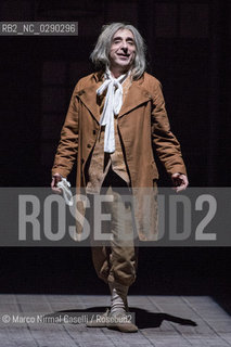 Teatro Comunale di Ferrara PROSA 14/2/2014 SILVIO ORLANDO.IL NIPOTE DI RAMEAU di Denis Diderot.adattamento Edoardo Erba, Silvio Orlando.con Silvio Orlando, Amerigo Fontani, Maria Laura Rondanini.regia Silvio Orlando.scene Giancarlo Basili.costumi Giovanna Buzzi.clavicembalista Luca Testa.Produzione Cardellino srl ©Marco Nirmal Caselli/Rosebud2