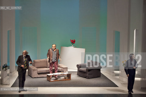 Haber Boni Alberti.Art..di Yasmina Reza ..traduzione Alessandra Serra..regia Giampiero Solari.scene Gianni Carluccio.luci Marcello Iazzetti.costumi Nicoletta Ceccolini..con Alessandro Haber,Alessio Boni, Gigio Alberti ©Marco Nirmal Caselli/Rosebud2