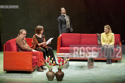 IL DIO DELLA CARNEFICINA.di Yasmina Reza.traduzione Alessandra Serra.con Anna Bonaiuto, Alessio Boni, Michela Cescon,  Silvio Orlando..regia Roberto Andò.scene, costumi e luci Gianni Carluccio ©Marco Nirmal Caselli/Rosebud2