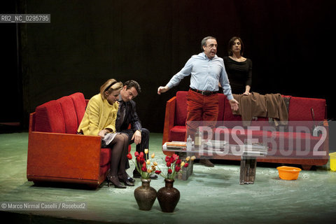 IL DIO DELLA CARNEFICINA.di Yasmina Reza.traduzione Alessandra Serra.con Anna Bonaiuto, Alessio Boni, Michela Cescon,  Silvio Orlando..regia Roberto Andò.scene, costumi e luci Gianni Carluccio ©Marco Nirmal Caselli/Rosebud2