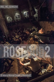 Uri Caine, pianoforte e Fender Rhodes; .Han Bennink, batteria Jazz Club Ferrara 3 novembre 2014 In collaborazione con Bologna Jazz Festival.SONIC BOOM ©Marco Nirmal Caselli/Rosebud2