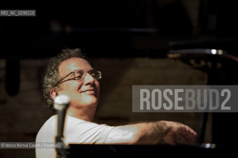 Uri Caine, pianoforte e Fender Rhodes; .Han Bennink, batteria Jazz Club Ferrara 3 novembre 2014 In collaborazione con Bologna Jazz Festival.SONIC BOOM ©Marco Nirmal Caselli/Rosebud2