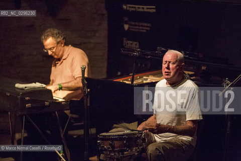 Uri Caine, pianoforte e Fender Rhodes; .Han Bennink, batteria Jazz Club Ferrara 3 novembre 2014 In collaborazione con Bologna Jazz Festival.SONIC BOOM ©Marco Nirmal Caselli/Rosebud2