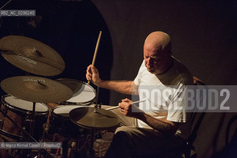 Uri Caine, pianoforte e Fender Rhodes; .Han Bennink, batteria Jazz Club Ferrara 3 novembre 2014 In collaborazione con Bologna Jazz Festival.SONIC BOOM ©Marco Nirmal Caselli/Rosebud2