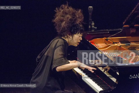 HIROMI pianist 28 ottobre 2014 Ferrara Teatro comunale ©Marco Nirmal Caselli/Rosebud2