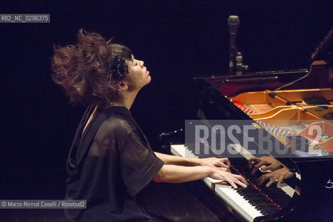 HIROMI pianist 28 ottobre 2014 Ferrara Teatro comunale ©Marco Nirmal Caselli/Rosebud2