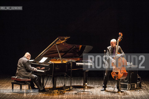 KENNY BARRON, PIANOFORTE.DAVE HOLLAND, CONTRABBASSO.FERRARA,17 NOVEMBRE 2014 TEATRO COMUNALE ©Marco Nirmal Caselli/Rosebud2
