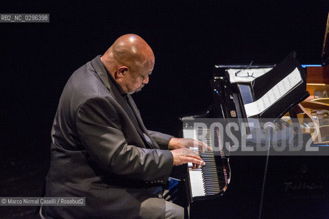 KENNY BARRON, PIANOFORTE.DAVE HOLLAND, CONTRABBASSO.FERRARA,17 NOVEMBRE 2014 TEATRO COMUNALE ©Marco Nirmal Caselli/Rosebud2