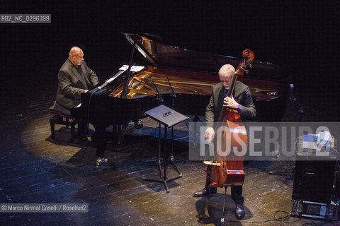 KENNY BARRON, PIANOFORTE.DAVE HOLLAND, CONTRABBASSO.FERRARA,17 NOVEMBRE 2014 TEATRO COMUNALE ©Marco Nirmal Caselli/Rosebud2