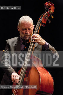 KENNY BARRON, PIANOFORTE.DAVE HOLLAND, CONTRABBASSO.FERRARA,17 NOVEMBRE 2014 TEATRO COMUNALE ©Marco Nirmal Caselli/Rosebud2
