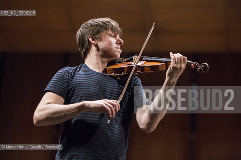 concerto stagione 2014/15 FERRARA MUSICA             CHAMBER ORCHESTRA OF EUROPE.EMMANUEL KRIVINE DIRETTORE.JOSHUA BELL VIOLINO..music;classic music;musica classica;violin;violino ©Marco Nirmal Caselli/Rosebud2