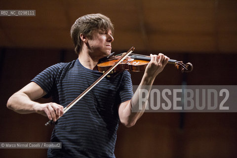 concerto stagione 2014/15 FERRARA MUSICA             CHAMBER ORCHESTRA OF EUROPE.EMMANUEL KRIVINE DIRETTORE.JOSHUA BELL VIOLINO..music;classic music;musica classica;violin;violino ©Marco Nirmal Caselli/Rosebud2