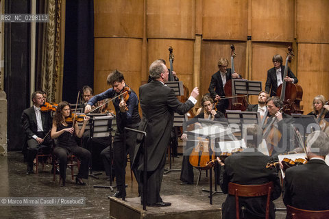 concerto stagione 2014/15 FERRARA MUSICA             CHAMBER ORCHESTRA OF EUROPE.EMMANUEL KRIVINE DIRETTORE.JOSHUA BELL VIOLINO..conductor;direttore dorchestra;music;classic music;musica classica;spartiti; ©Marco Nirmal Caselli/Rosebud2
