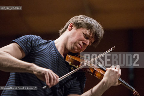 concerto stagione 2014/15 FERRARA MUSICA             CHAMBER ORCHESTRA OF EUROPE.EMMANUEL KRIVINE DIRETTORE.JOSHUA BELL VIOLINO..music;classic music;musica classica;violin;violino ©Marco Nirmal Caselli/Rosebud2