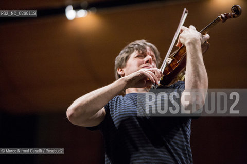 concerto stagione 2014/15 FERRARA MUSICA             CHAMBER ORCHESTRA OF EUROPE.EMMANUEL KRIVINE DIRETTORE.JOSHUA BELL VIOLINO..music;classic music;musica classica;violin;violino ©Marco Nirmal Caselli/Rosebud2