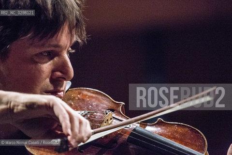 concerto stagione 2014/15 FERRARA MUSICA             CHAMBER ORCHESTRA OF EUROPE.EMMANUEL KRIVINE DIRETTORE.JOSHUA BELL VIOLINO..music;classic music;musica classica;violin;violino ©Marco Nirmal Caselli/Rosebud2