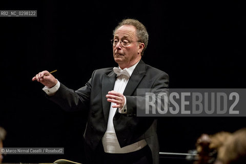 concerto stagione 2014/15 FERRARA MUSICA             CHAMBER ORCHESTRA OF EUROPE.EMMANUEL KRIVINE DIRETTORE.JOSHUA BELL VIOLINO..conductor;direttore dorchestra;music;classic music;musica classica;spartiti; ©Marco Nirmal Caselli/Rosebud2