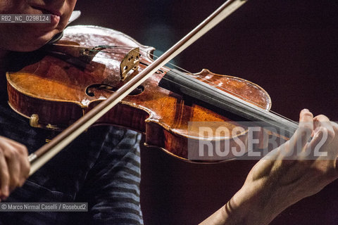 concerto stagione 2014/15 FERRARA MUSICA             CHAMBER ORCHESTRA OF EUROPE.EMMANUEL KRIVINE DIRETTORE.JOSHUA BELL VIOLINO..music;classic music;musica classica;violin;violino ©Marco Nirmal Caselli/Rosebud2