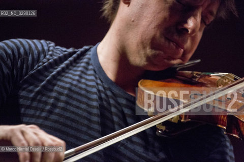 concerto stagione 2014/15 FERRARA MUSICA             CHAMBER ORCHESTRA OF EUROPE.EMMANUEL KRIVINE DIRETTORE.JOSHUA BELL VIOLINO..music;classic music;musica classica;violin;violino ©Marco Nirmal Caselli/Rosebud2
