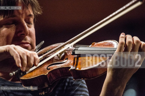 concerto stagione 2014/15 FERRARA MUSICA             CHAMBER ORCHESTRA OF EUROPE.EMMANUEL KRIVINE DIRETTORE.JOSHUA BELL VIOLINO..music;classic music;musica classica;violin;violino ©Marco Nirmal Caselli/Rosebud2