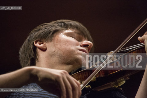 concerto stagione 2014/15 FERRARA MUSICA             CHAMBER ORCHESTRA OF EUROPE.EMMANUEL KRIVINE DIRETTORE.JOSHUA BELL VIOLINO..music;classic music;musica classica;violin;violino ©Marco Nirmal Caselli/Rosebud2